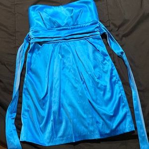 Strapless dress with pockets